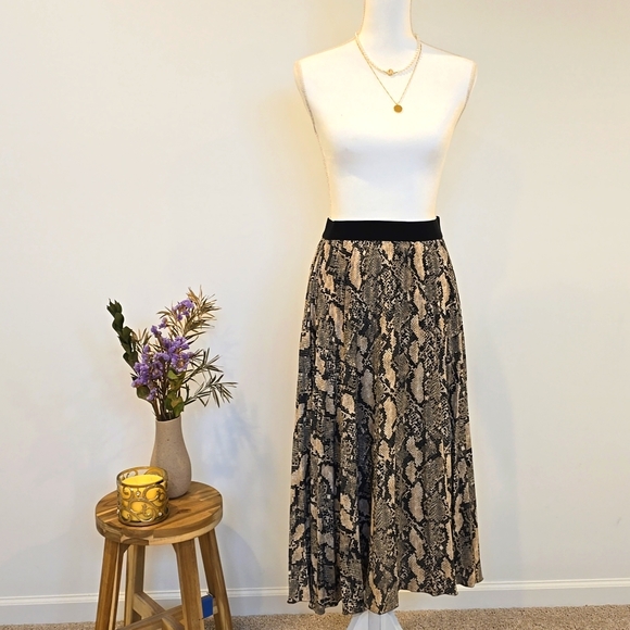 H&M Midi Snake-primt pleated flowy skirt - Picture 1 of 8